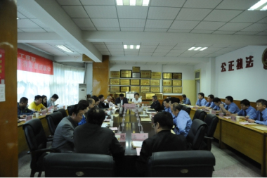 凝聚共識 保駕護航 持續(xù)服務“兩個健康”-李亞光總經(jīng)理參加榆林市檢察院、工商聯(lián)召開保促非公經(jīng)濟座談會